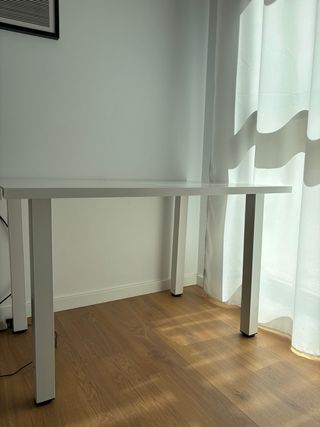 Mesa estudio blanca madera con patas metal — imagen 2