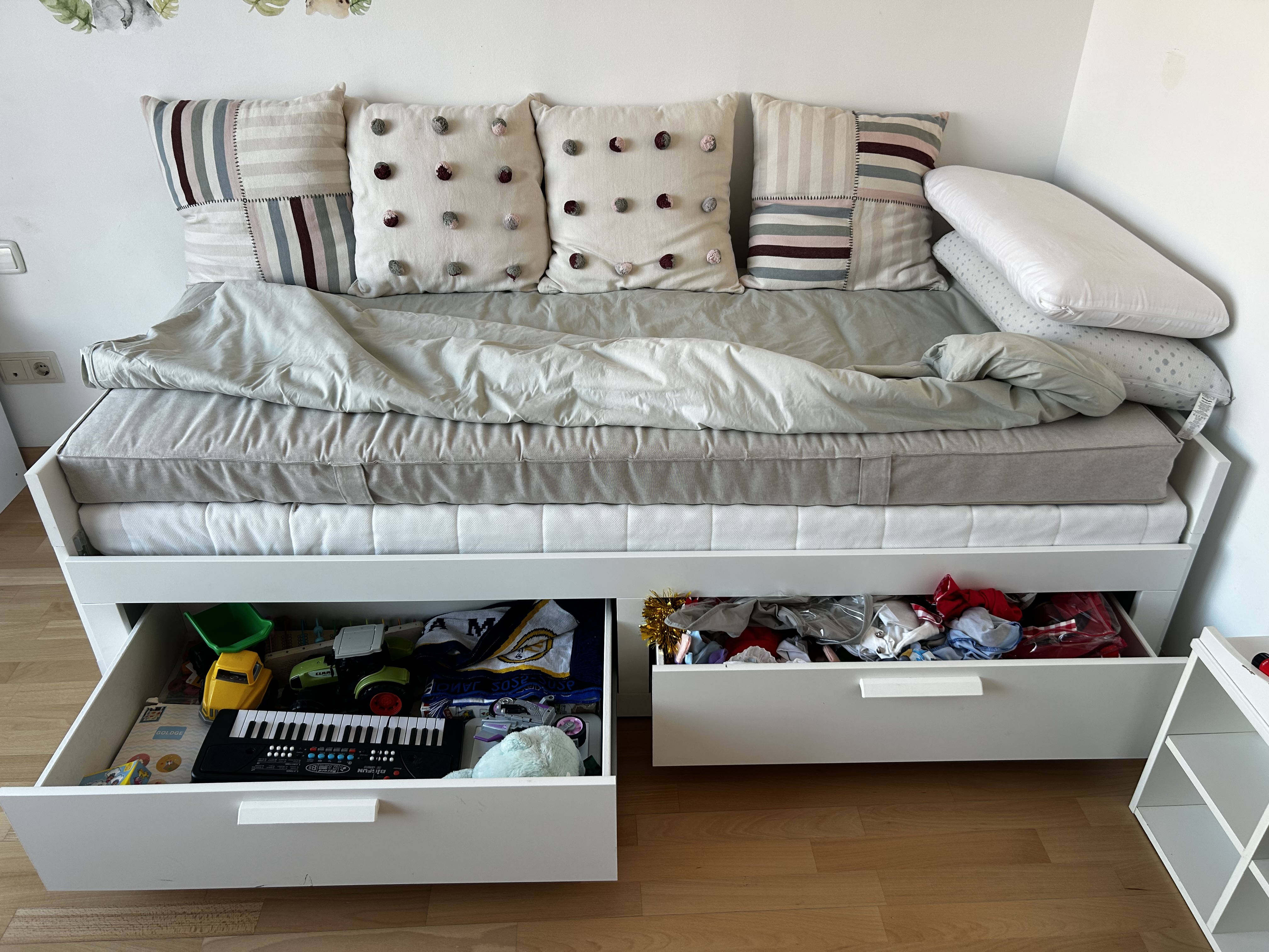 Cama con cama nido — imagen 3
