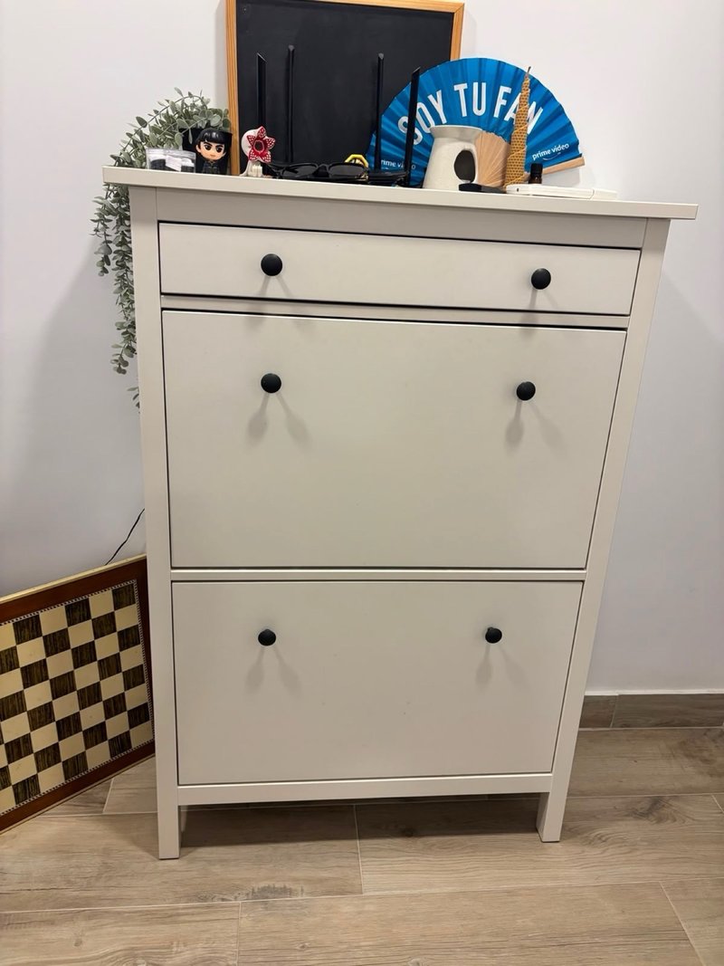 Armario recibidor/zapatero Ikea Hemnes