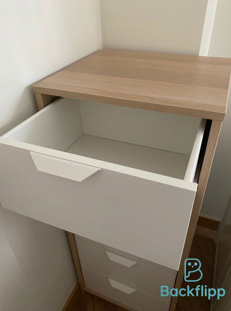 Cómoda Askvoll Ikea 5 cajones como nueva — imagen 3