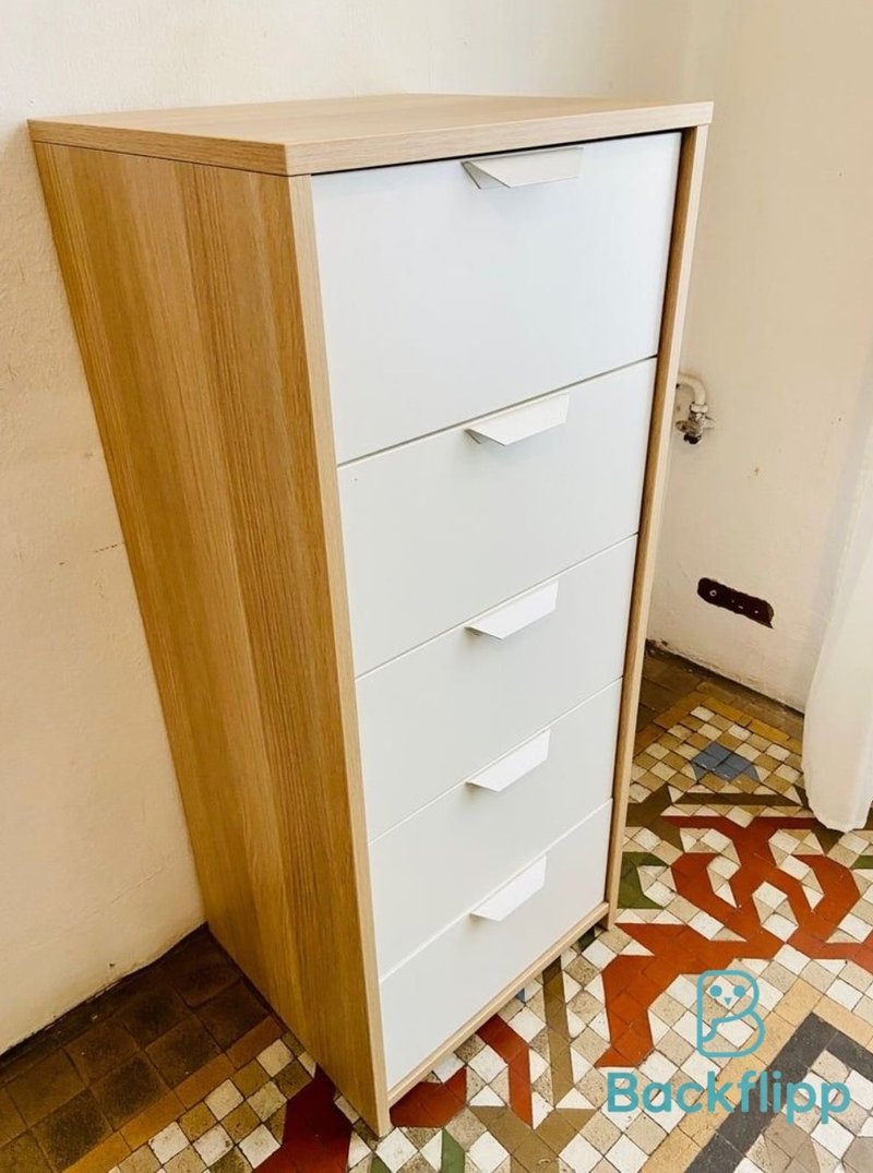 Cómoda Askvoll Ikea 5 cajones como nueva — imagen 4