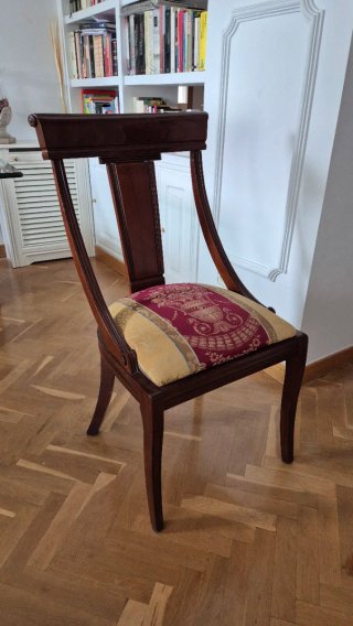 Mesa cristal y mármol con 6 sillas madera — imagen 5