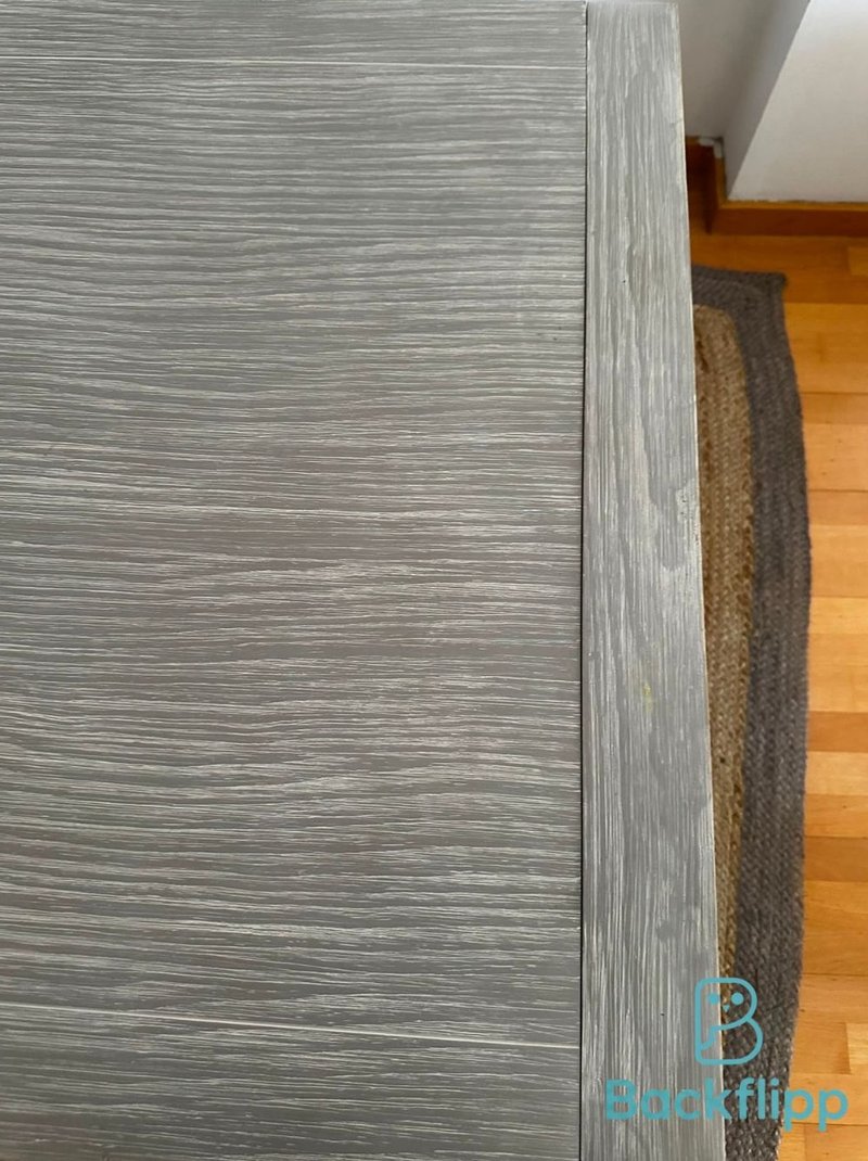 Mesa de comedor con 5 sillas blancas — imagen 4