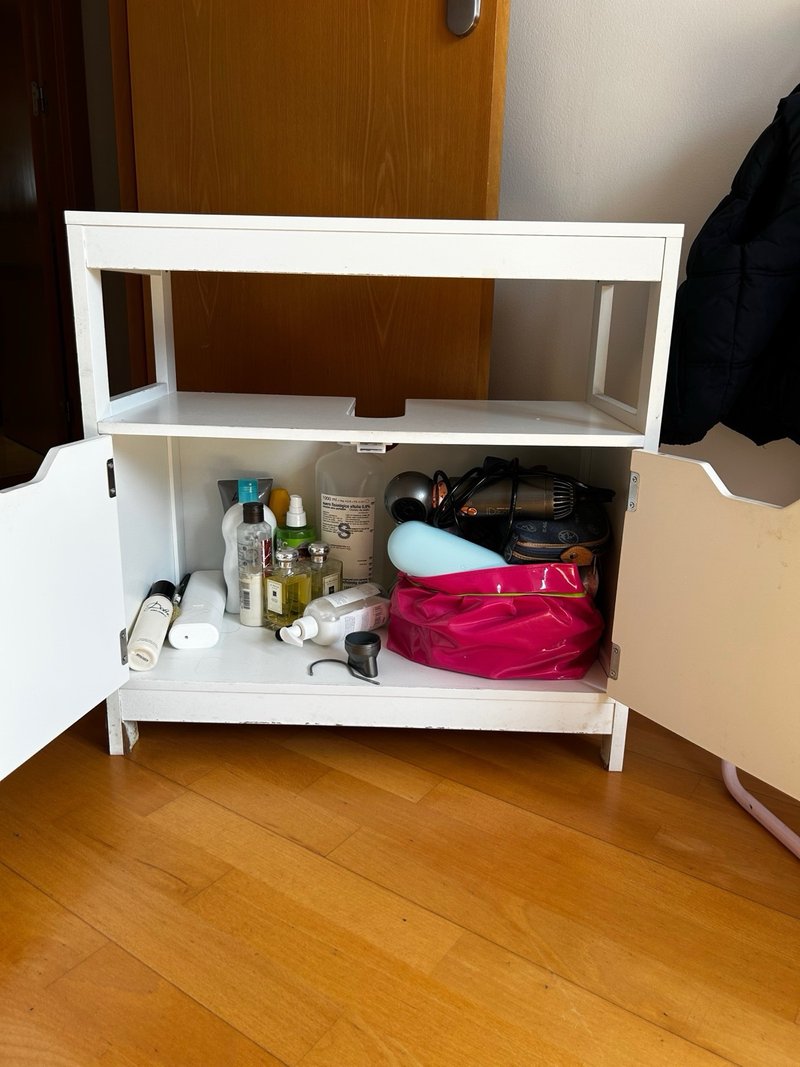 Mueble de baño blanco de madera — imagen 3