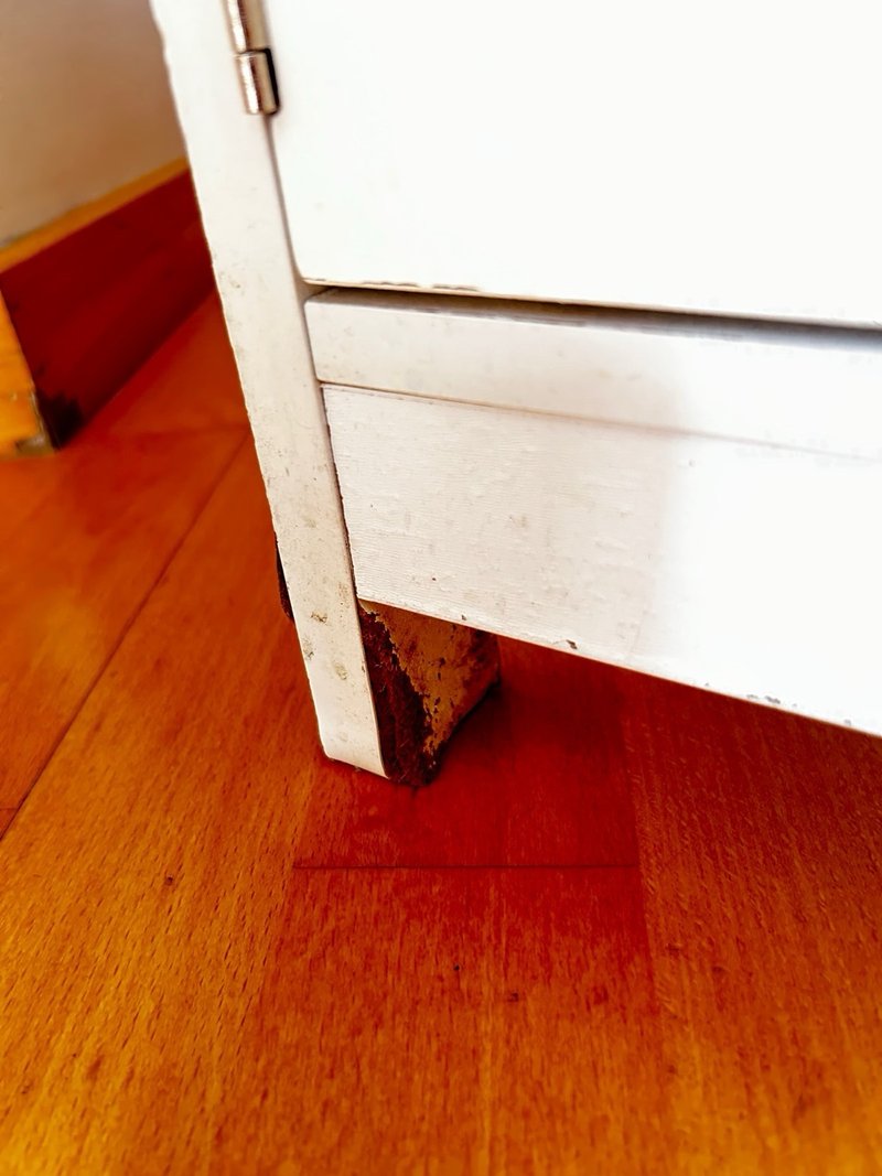 Mueble de baño blanco de madera — imagen 8