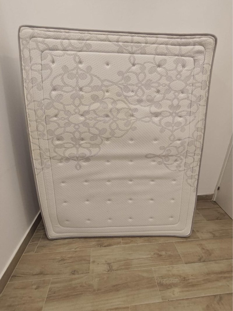 Somier tapizado y colchon 150x200 cm — imagen 4