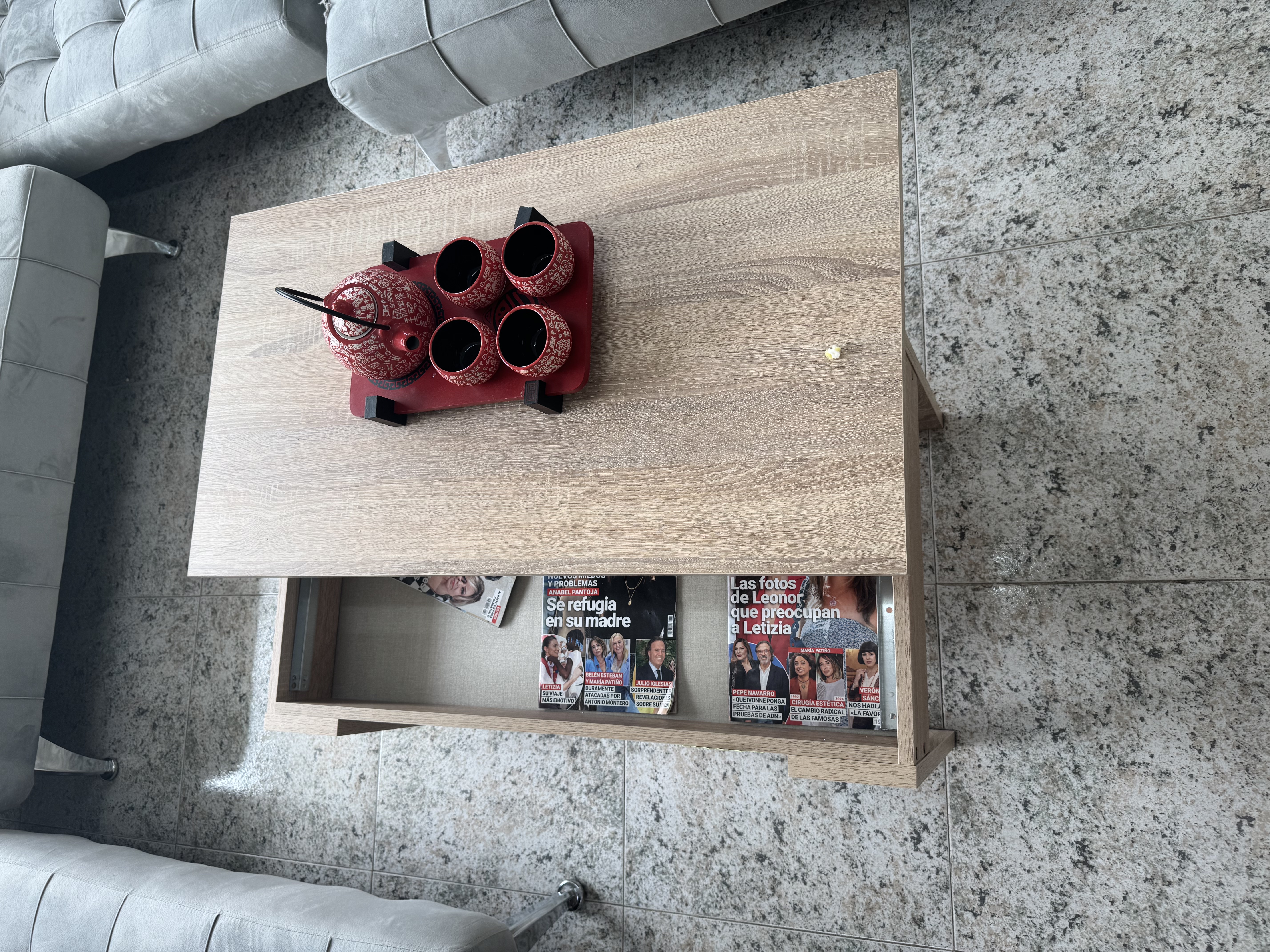 Mesa de centro elevable con revistero
