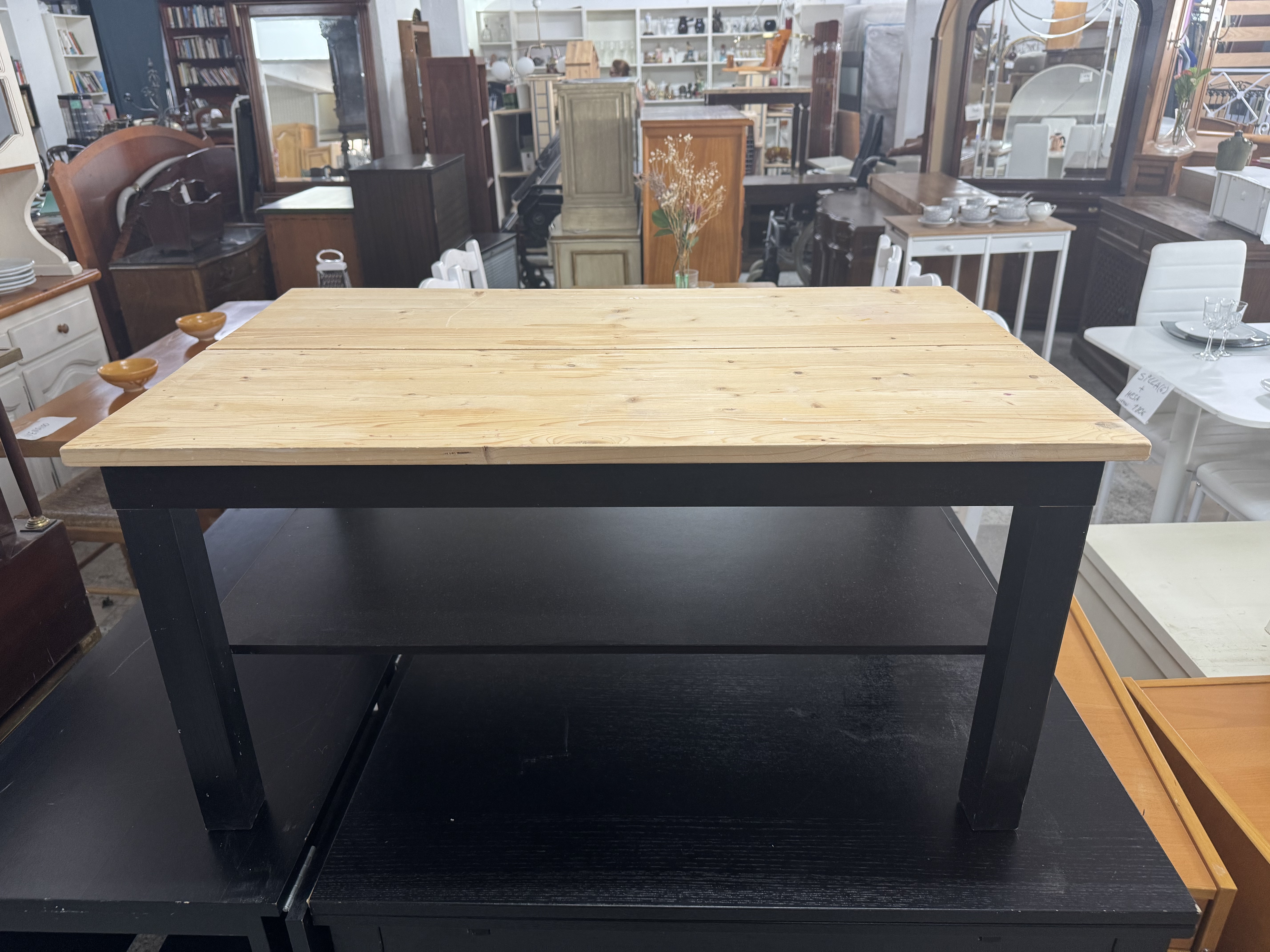 Mesa de comedor con balda inferior — imagen 2
