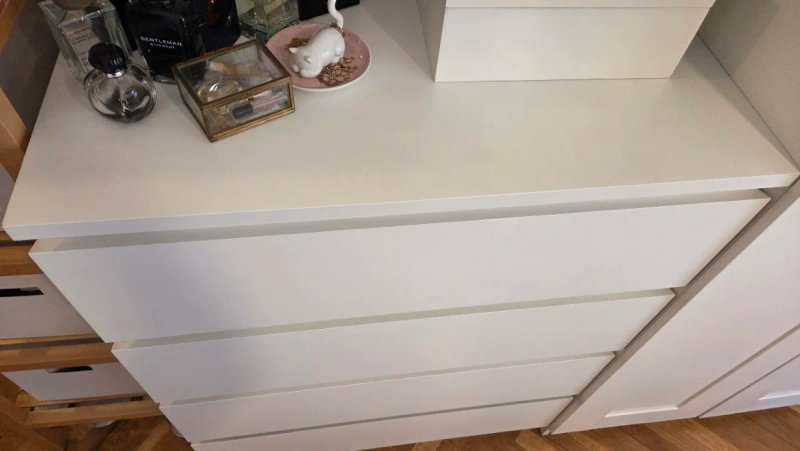 Cómoda IKEA MALM blanca de 4 cajones — imagen 3