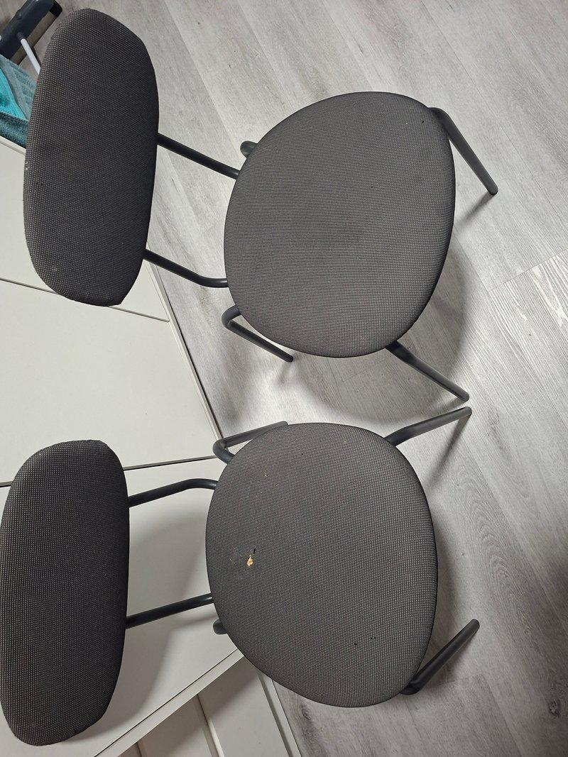 Sillas de comedor u oficina con estructura metálica y tapizado en tela, lote de 2 — imagen 3