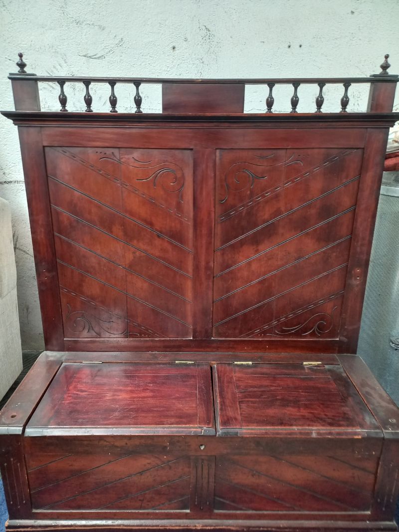 Banco escaño rústico antiguo con arcón en madera maciza