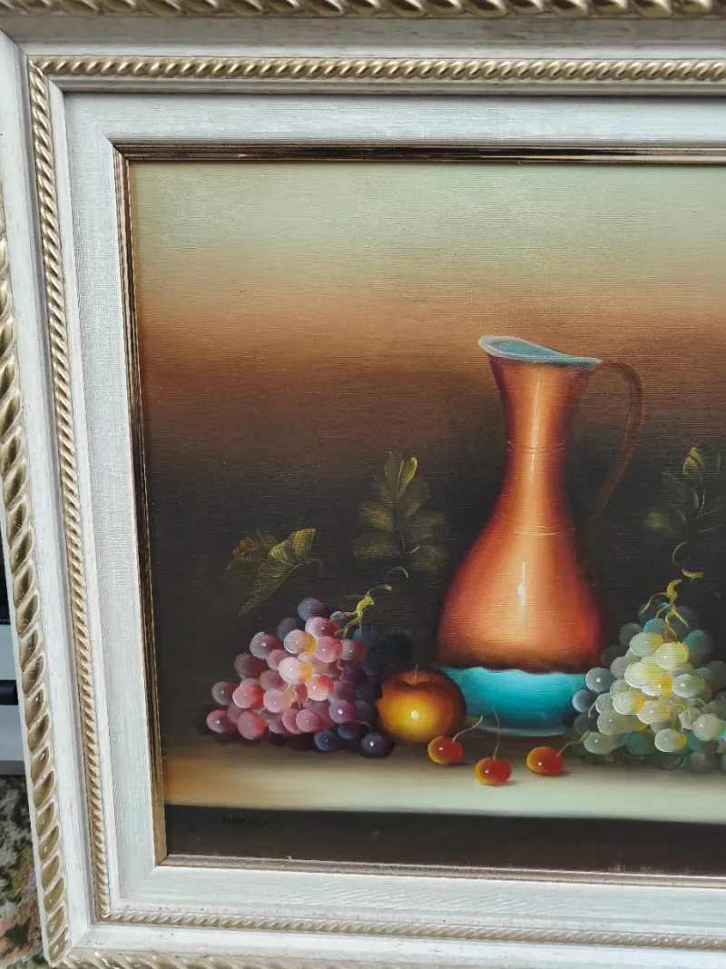 Cuadro al óleo de bodegón con marco de madera dorado y blanco — imagen 2