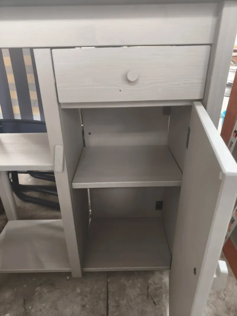 Mesa auxiliar plegable de madera en color gris — imagen 4