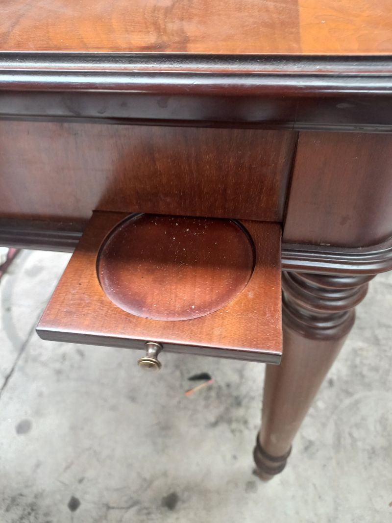 Mesa de juego antigua con tapete incluido — imagen 4