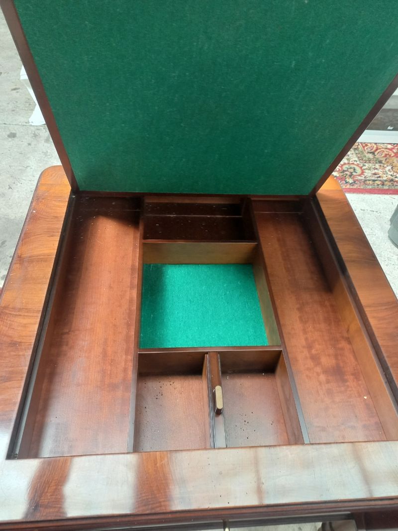 Mesa de juego antigua con tapete incluido — imagen 6