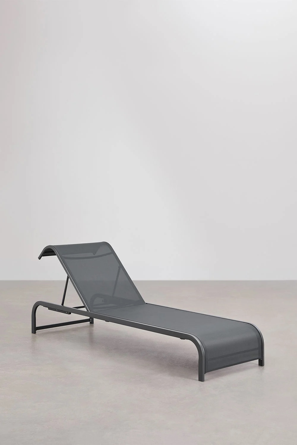 Tumbona reclinable SKLUM en acero como nueva — imagen 3