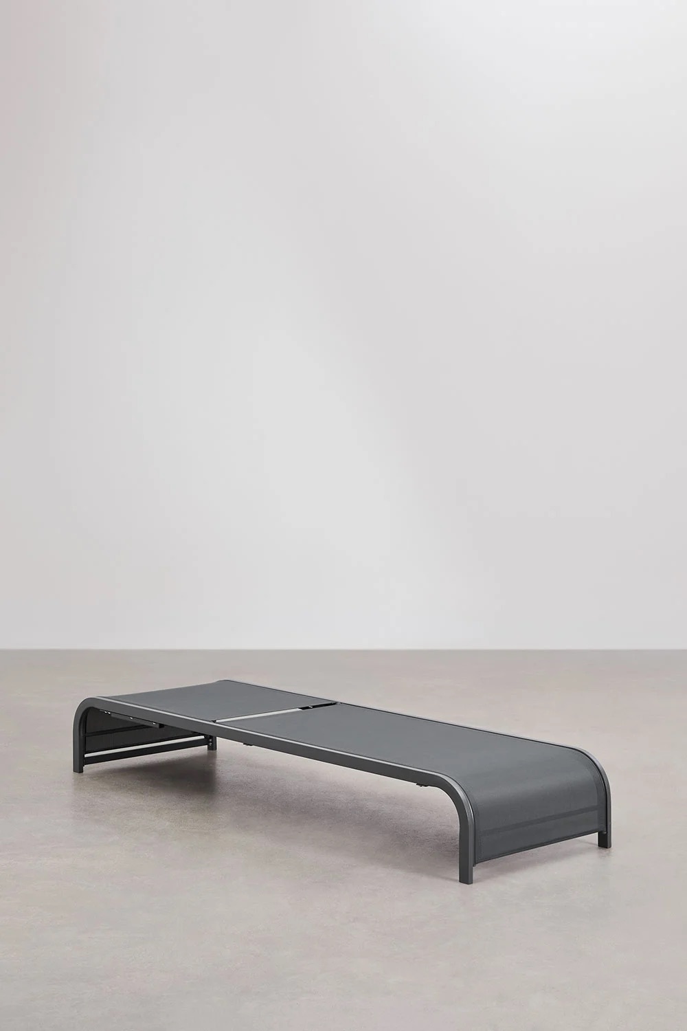 Tumbona reclinable SKLUM en acero como nueva — imagen 4