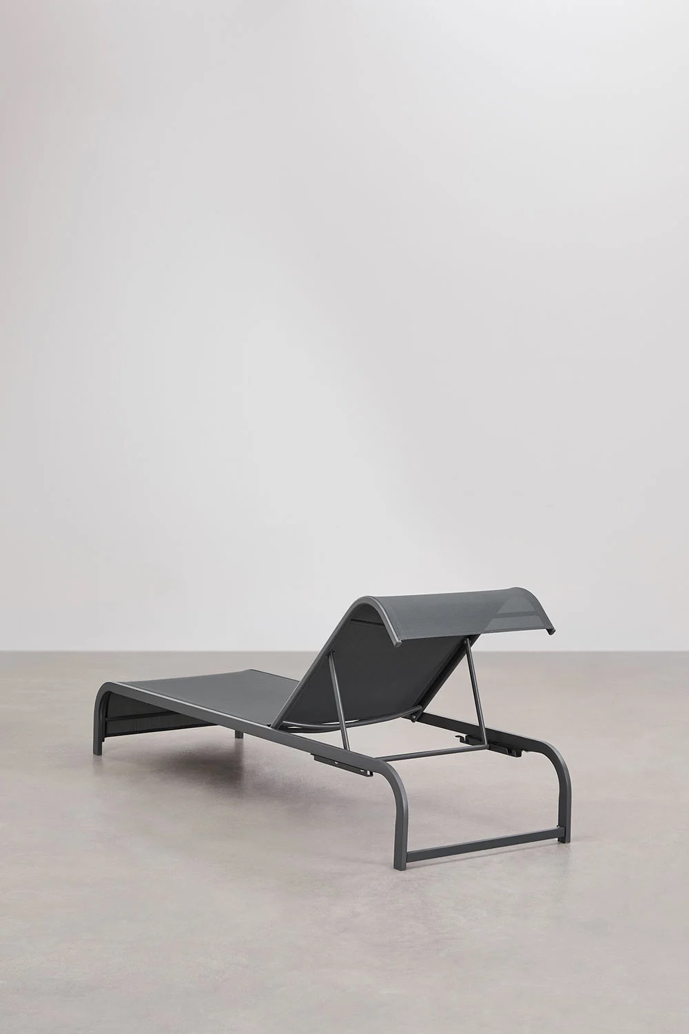 Tumbona reclinable SKLUM en acero como nueva — imagen 5