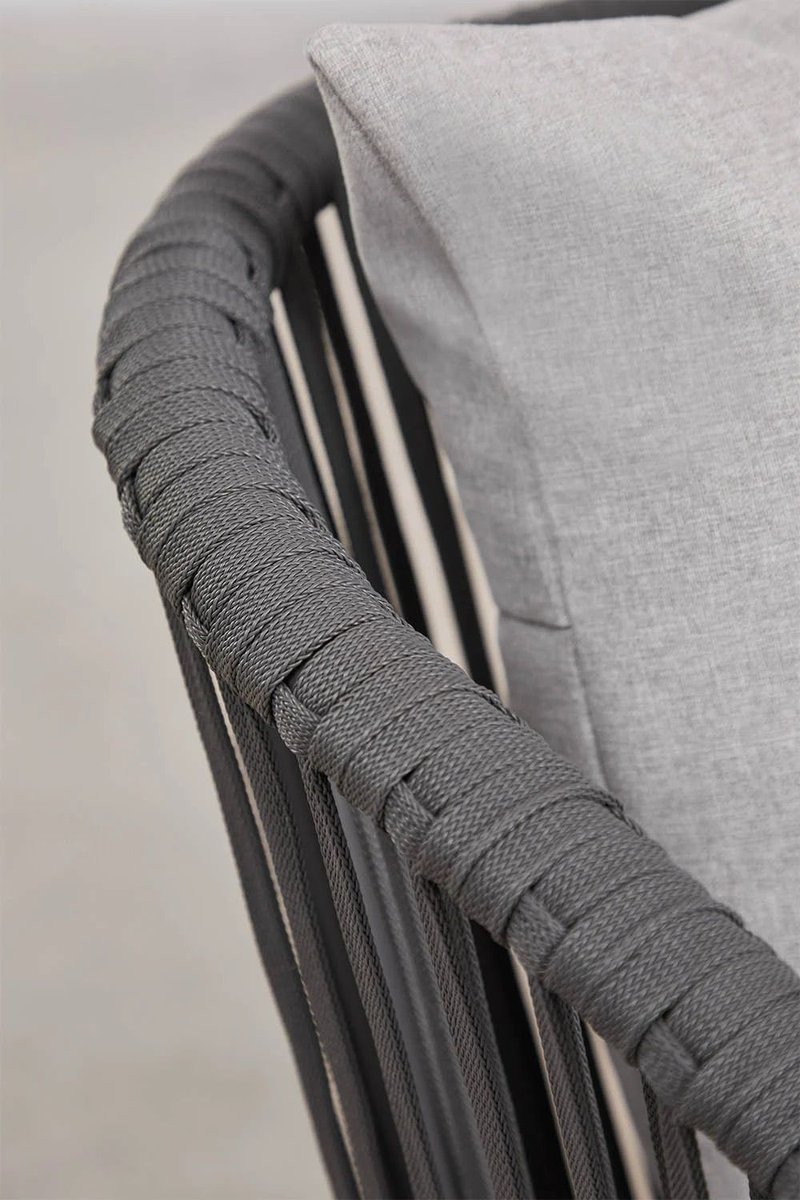 Silla de jardín SKLUM de metal con tapizado en gris oscuro — imagen 3