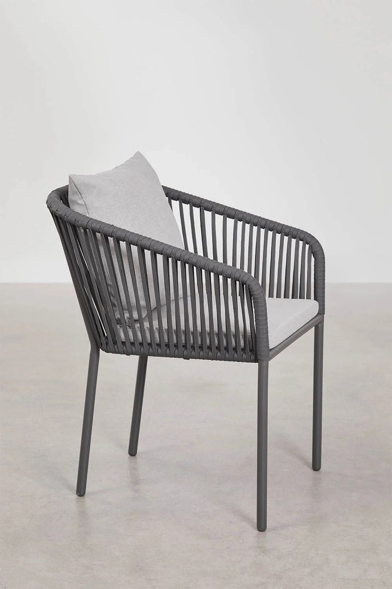 Silla de jardín SKLUM de metal con tapizado en gris oscuro — imagen 4