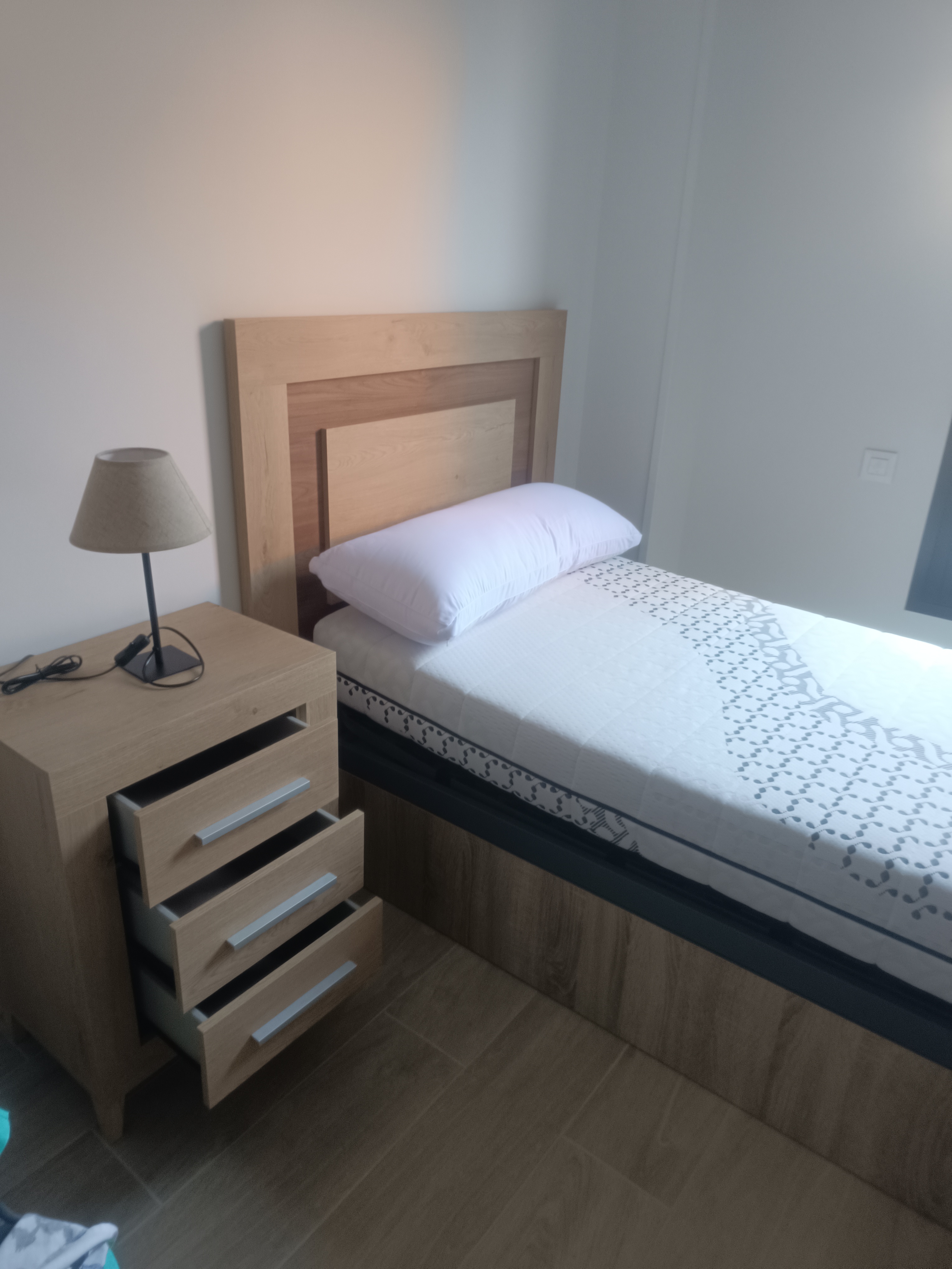 Dormitorio nuevo 90x190 — imagen 8