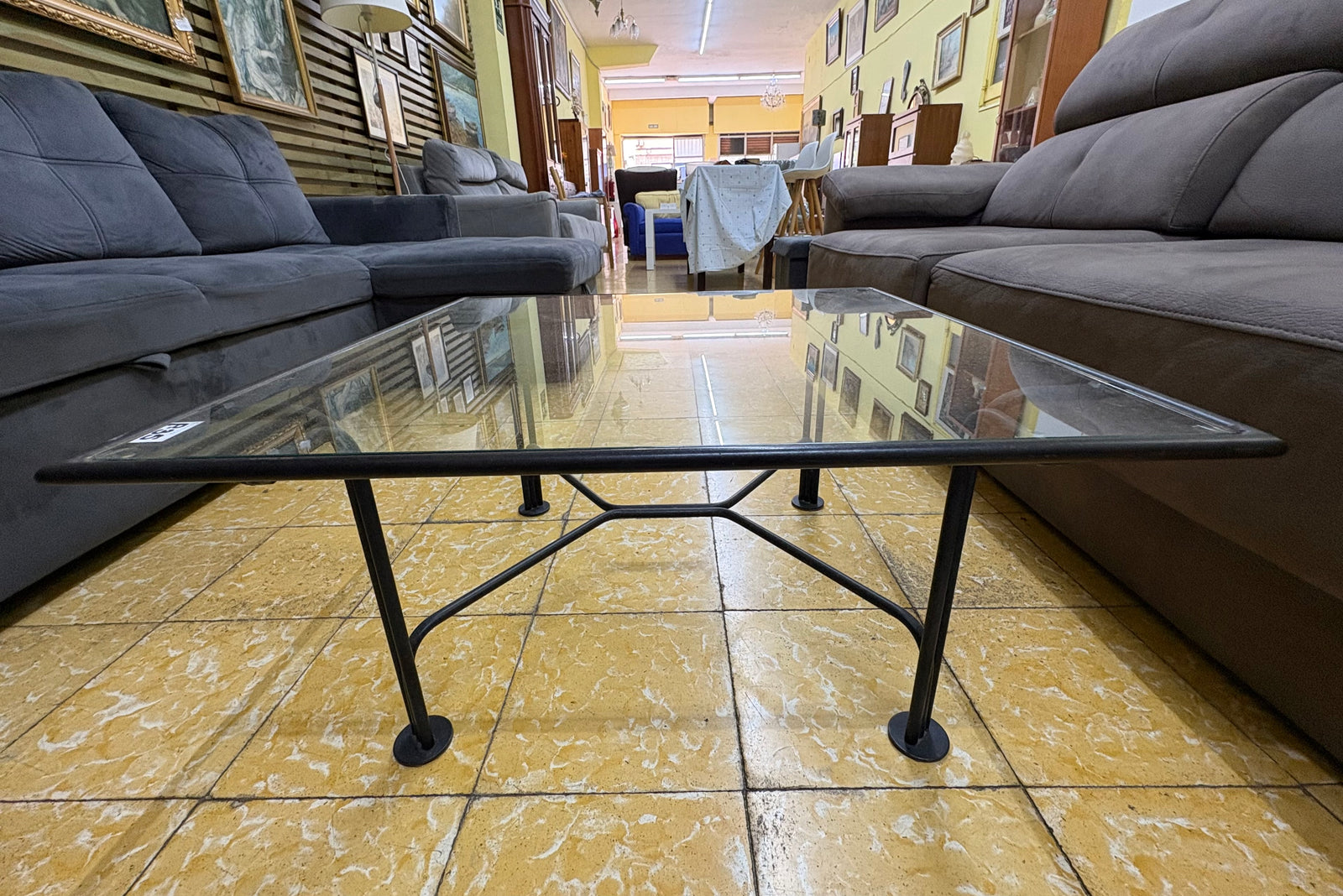 Mesita centro cristal y metal negra — imagen 2