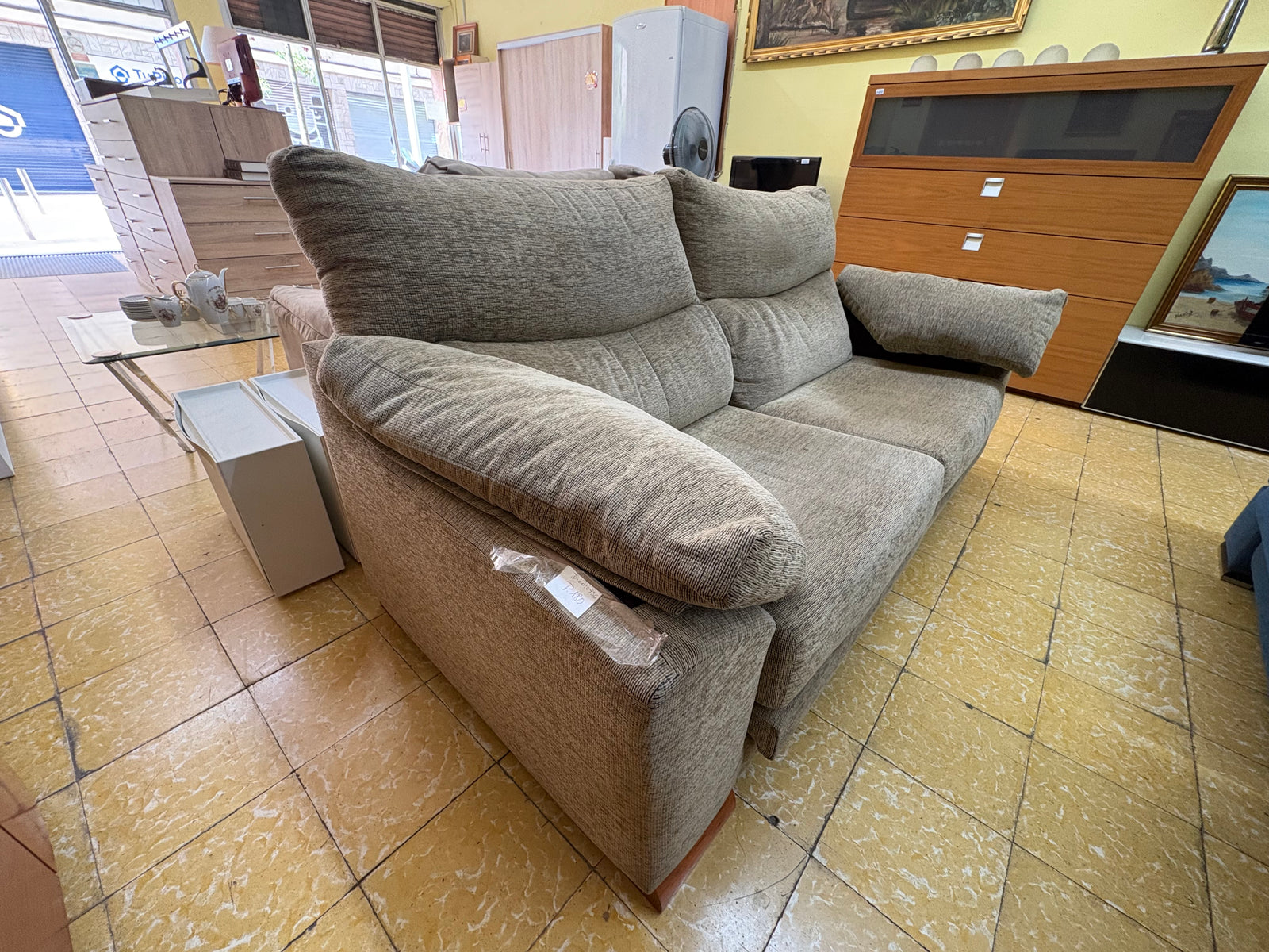 Sofá biplaza gris tela — imagen 2