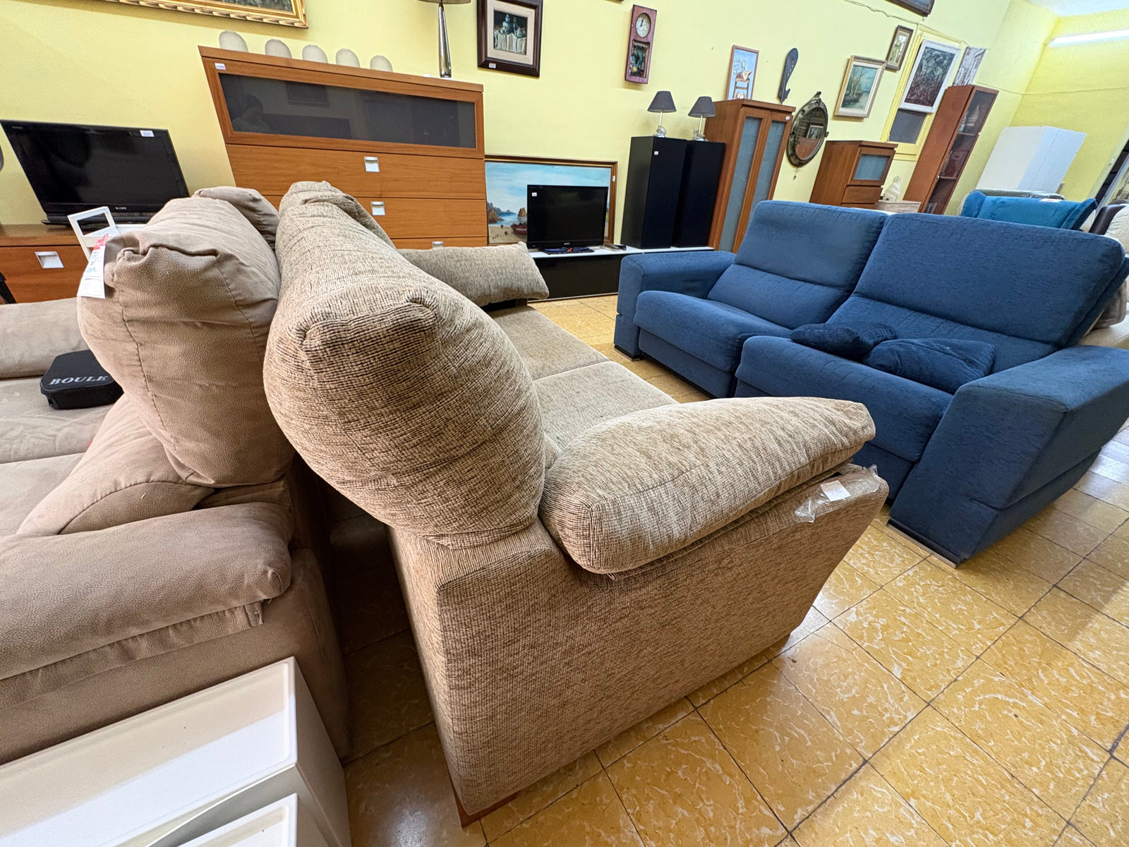 Sofá biplaza gris tela — imagen 3