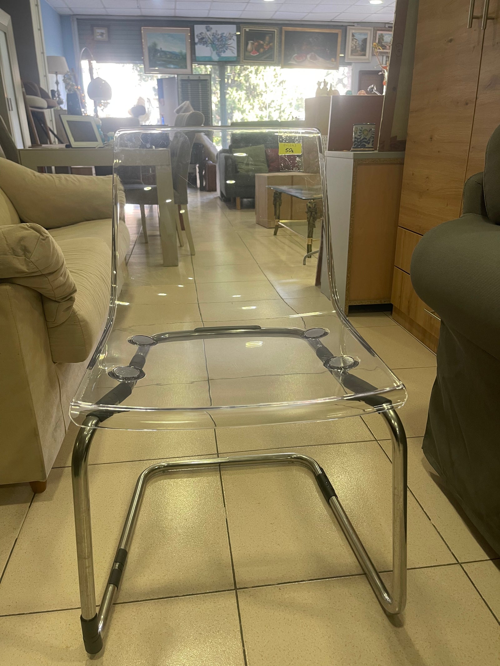 Silla transparente