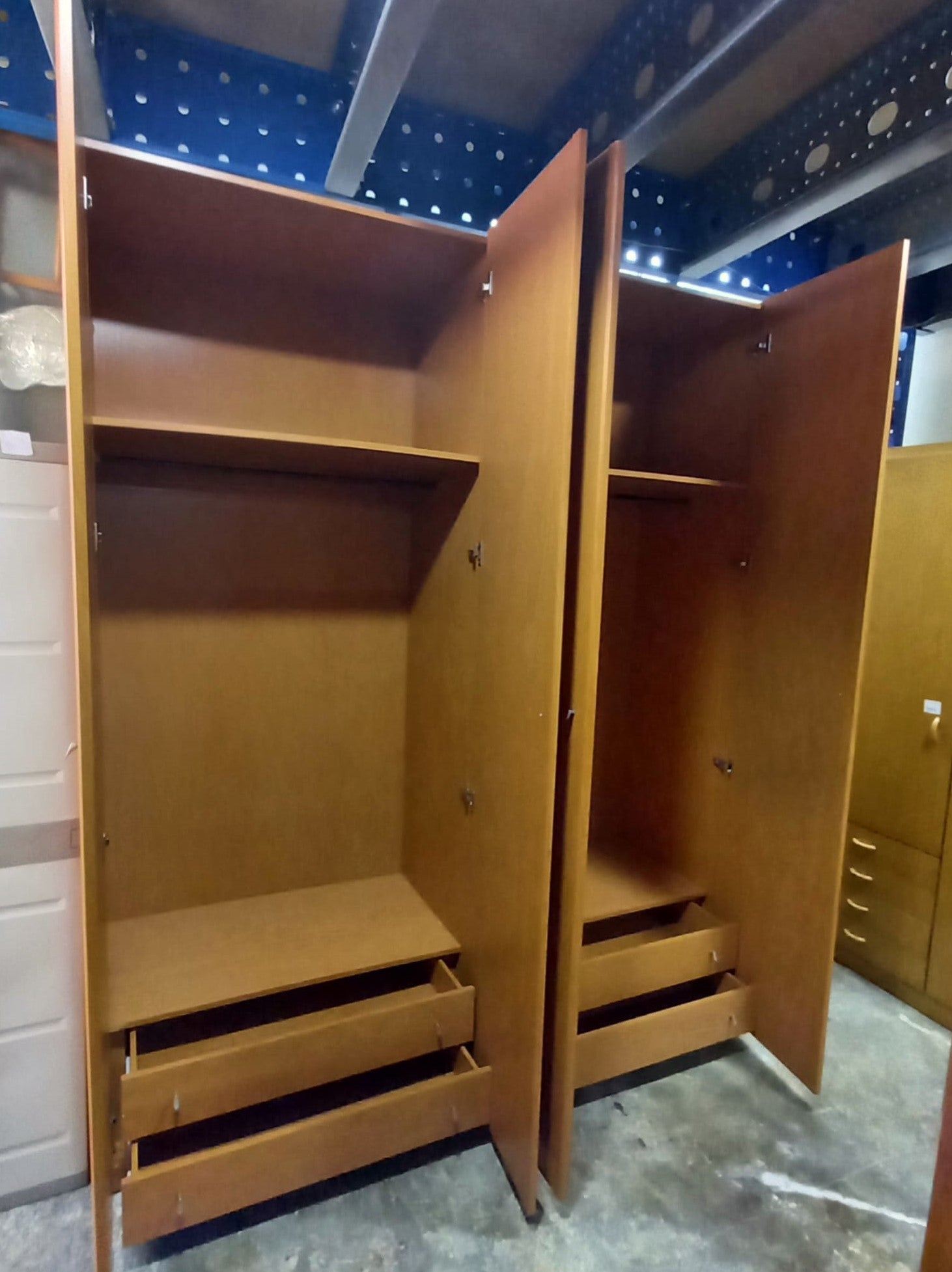 Armario cuatro puertas — imagen 2