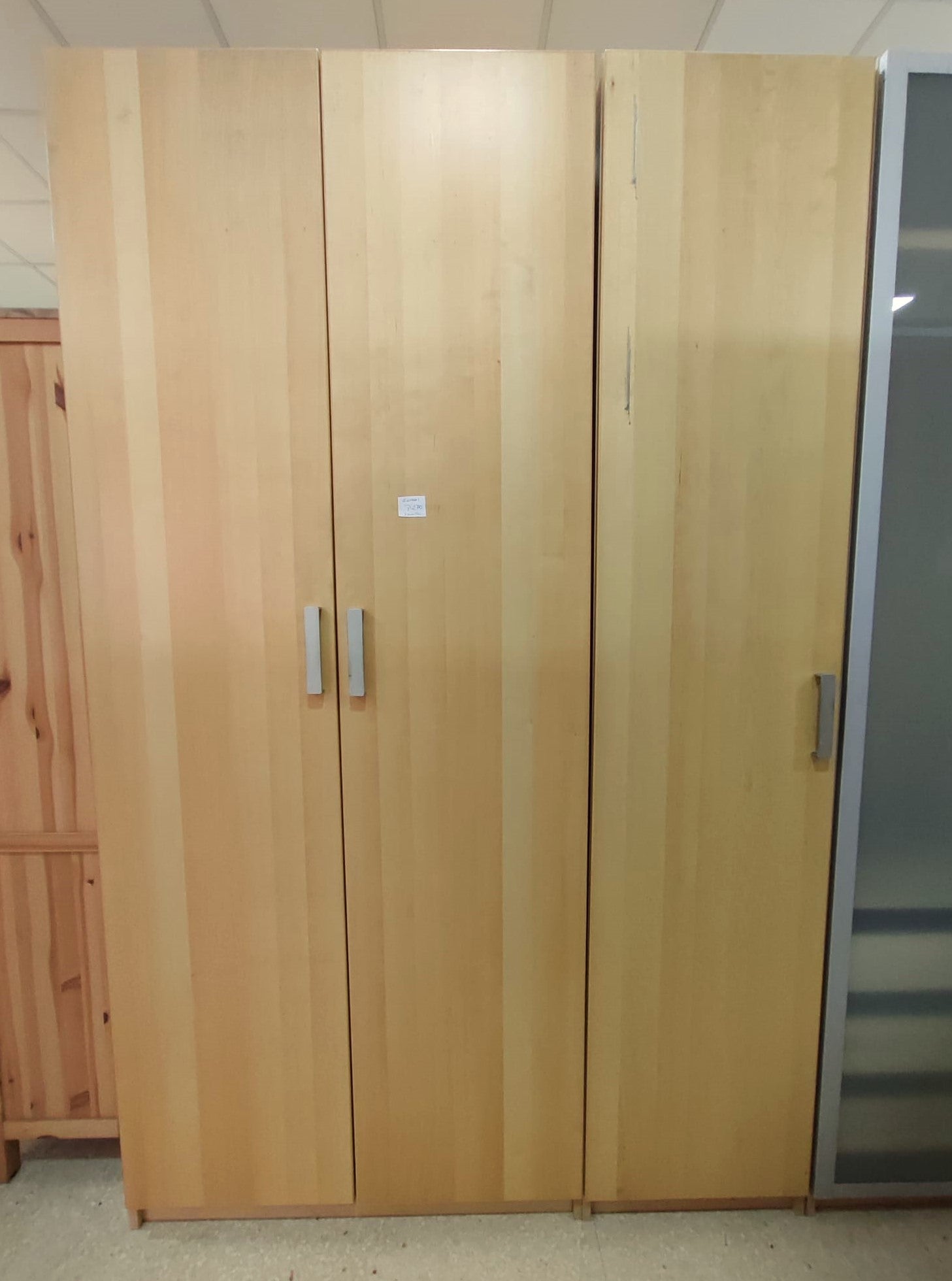 Armario tres puertas