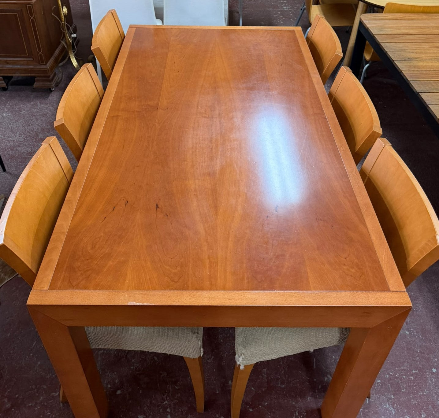 Mesa de comedor y sillas — imagen 2