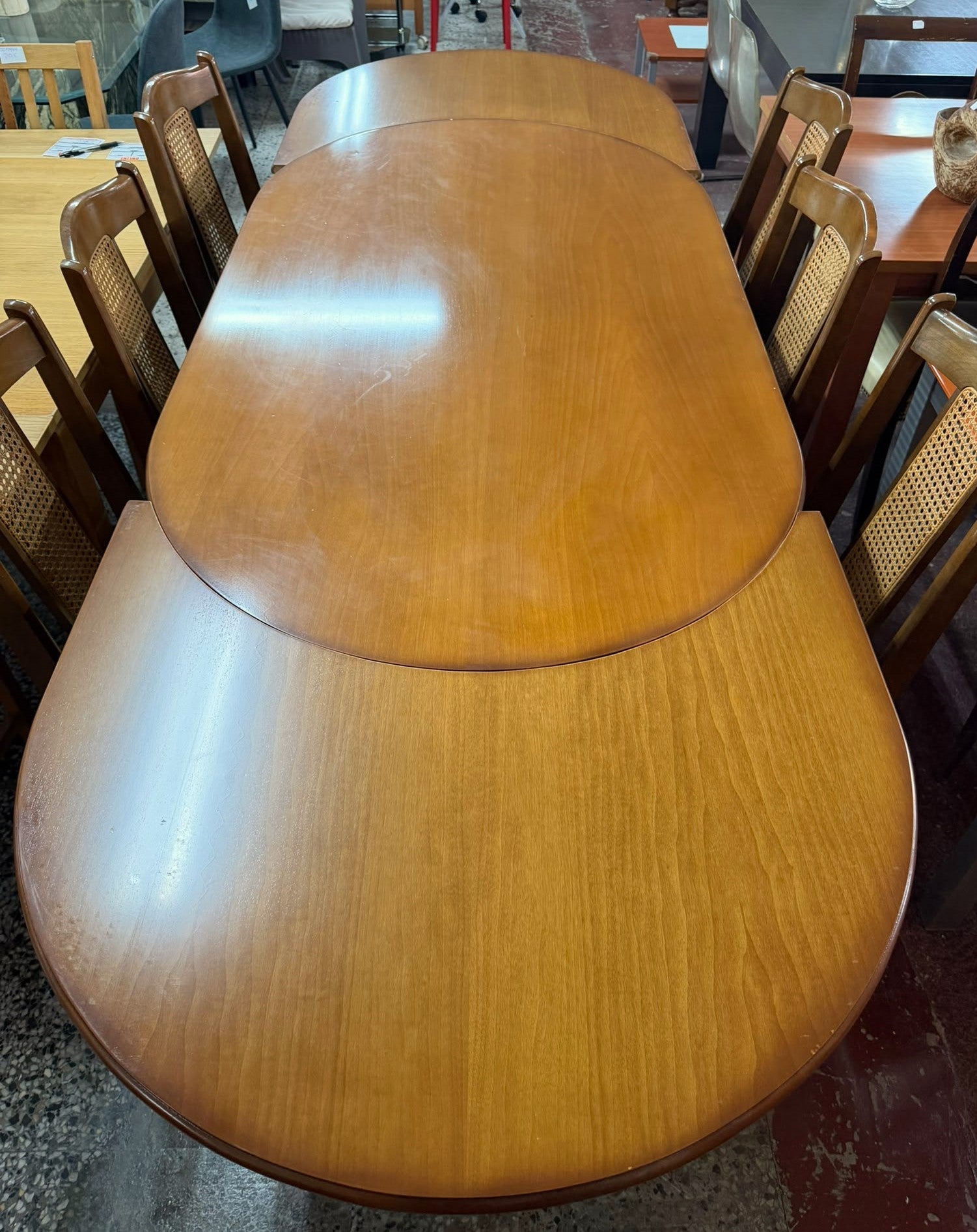 Mesa de comedor — imagen 3