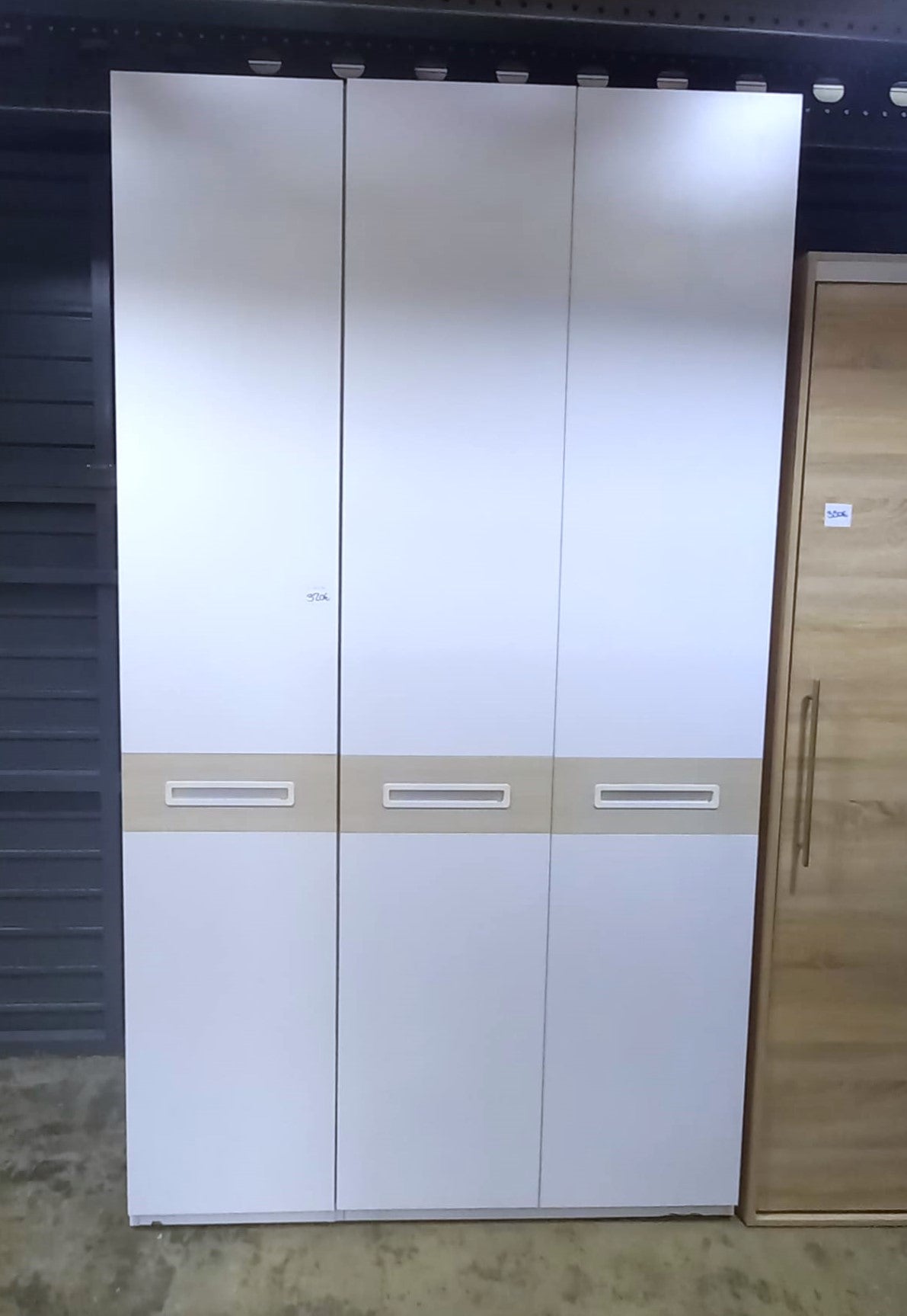Armario tres puertas