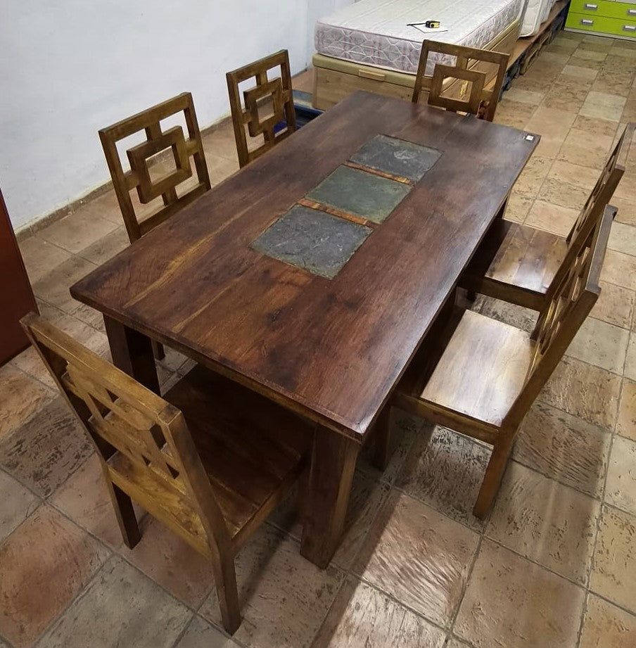 Mesa con seis sillas