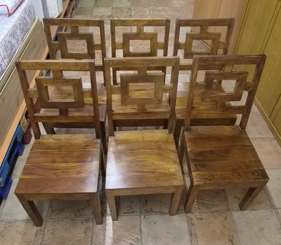 Mesa con seis sillas — imagen 5