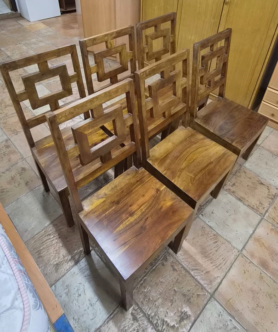 Mesa con seis sillas — imagen 6