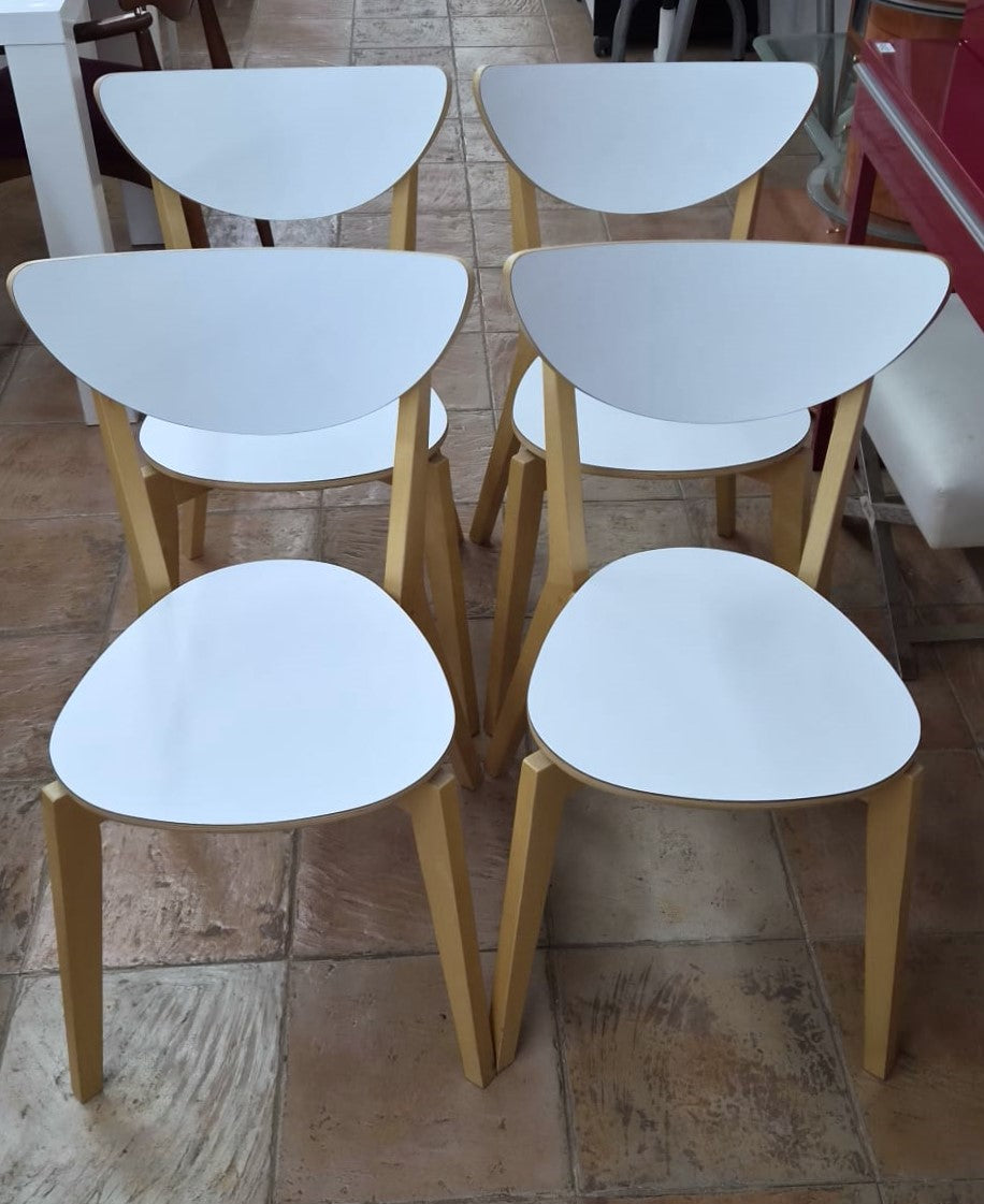 Mesa con sillas — imagen 4