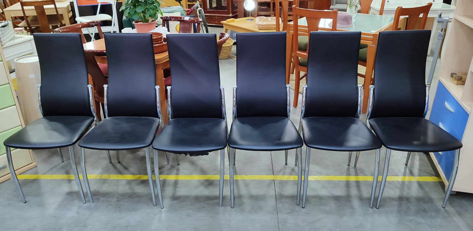 Mesa extensible "bjursta" y seis sillas — imagen 5