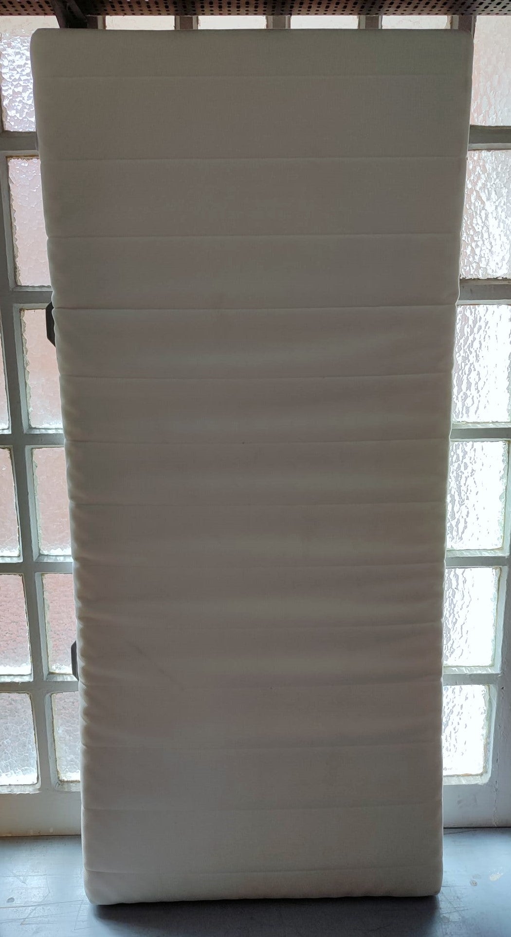Cama alta "svärta" + somier — imagen 4