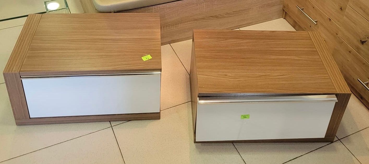 Mesitas de noche madera y blanco