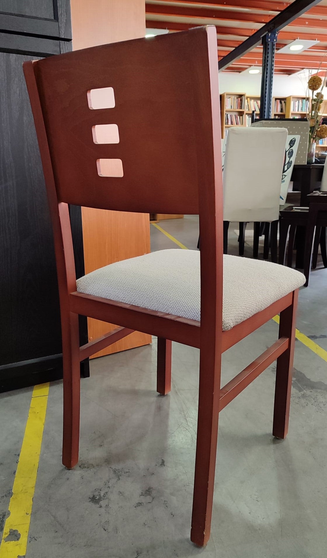 Cuatro sillas — imagen 4