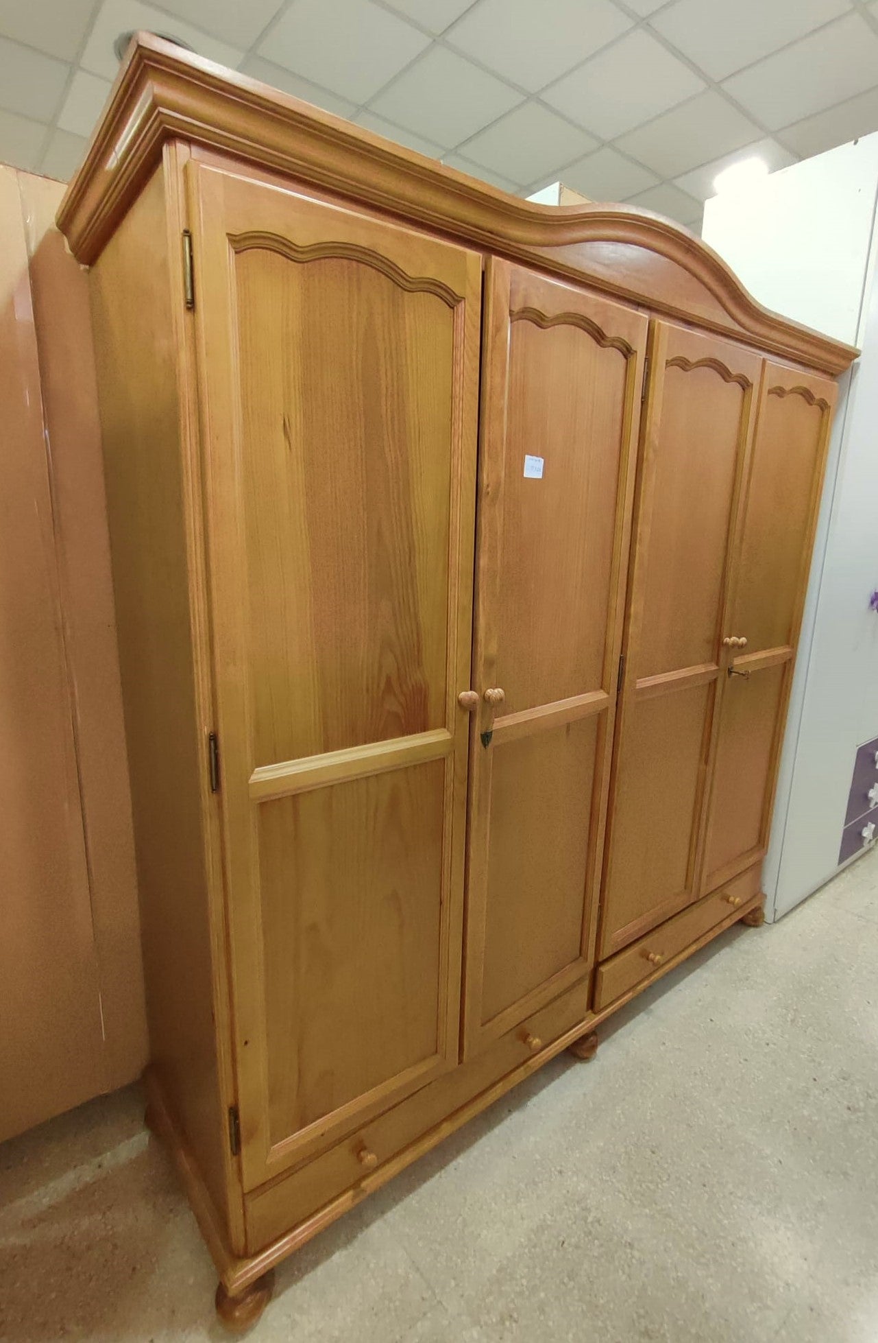 Armario cuatro puertas — imagen 2