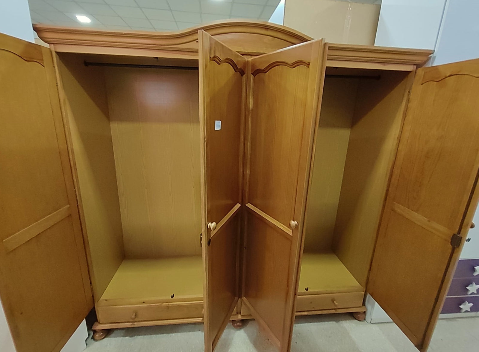 Armario cuatro puertas — imagen 3