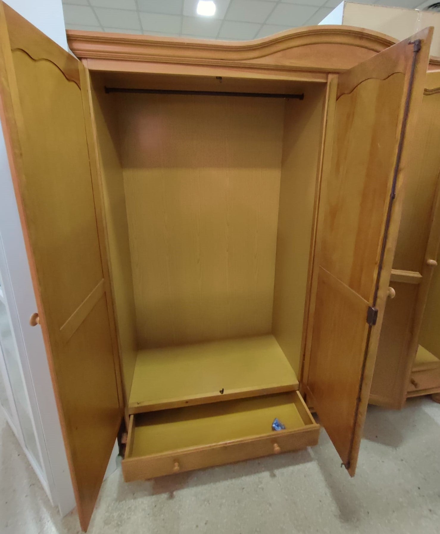 Armario cuatro puertas — imagen 4