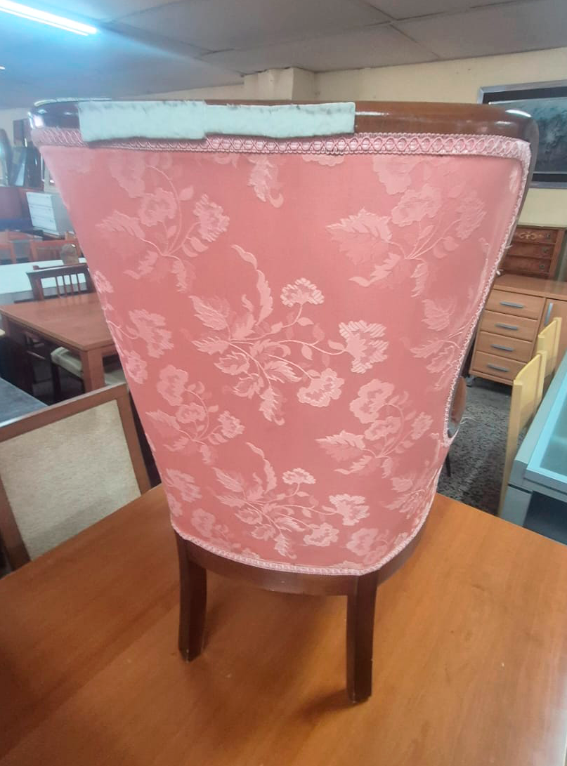 Butaca rosa vintage madera — imagen 2