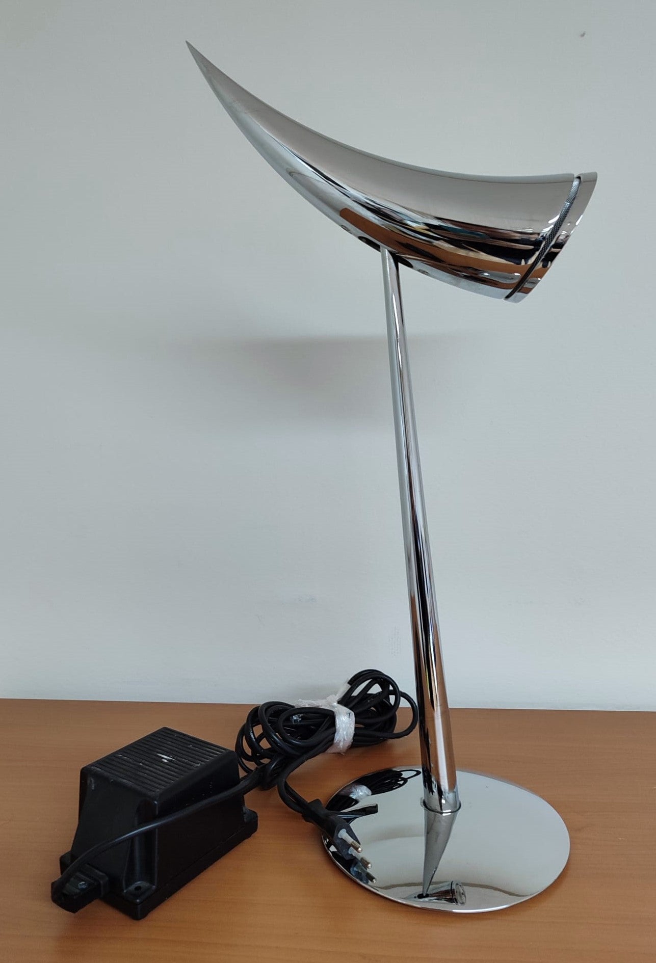 Lámpara de mesa "ara" — imagen 2