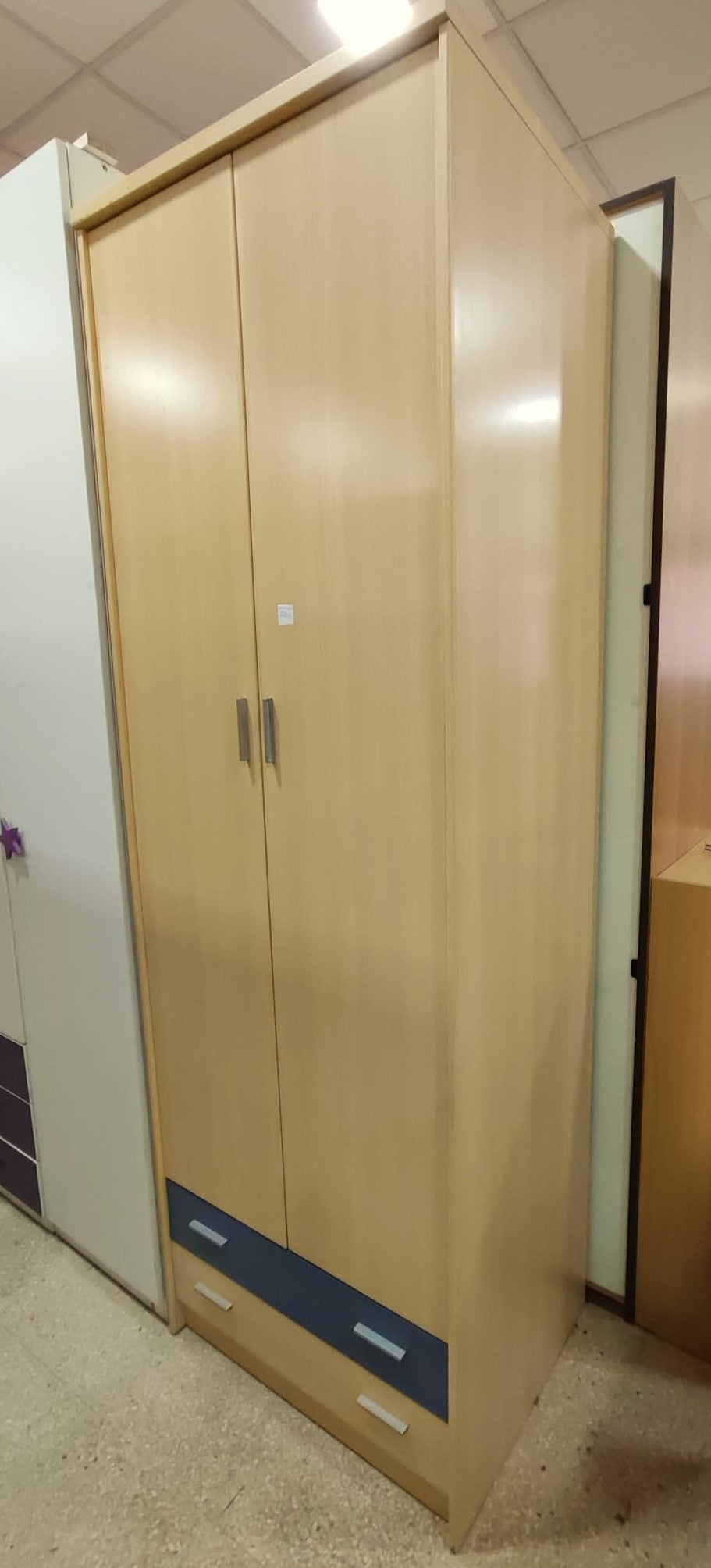 Armario dos puertas — imagen 3