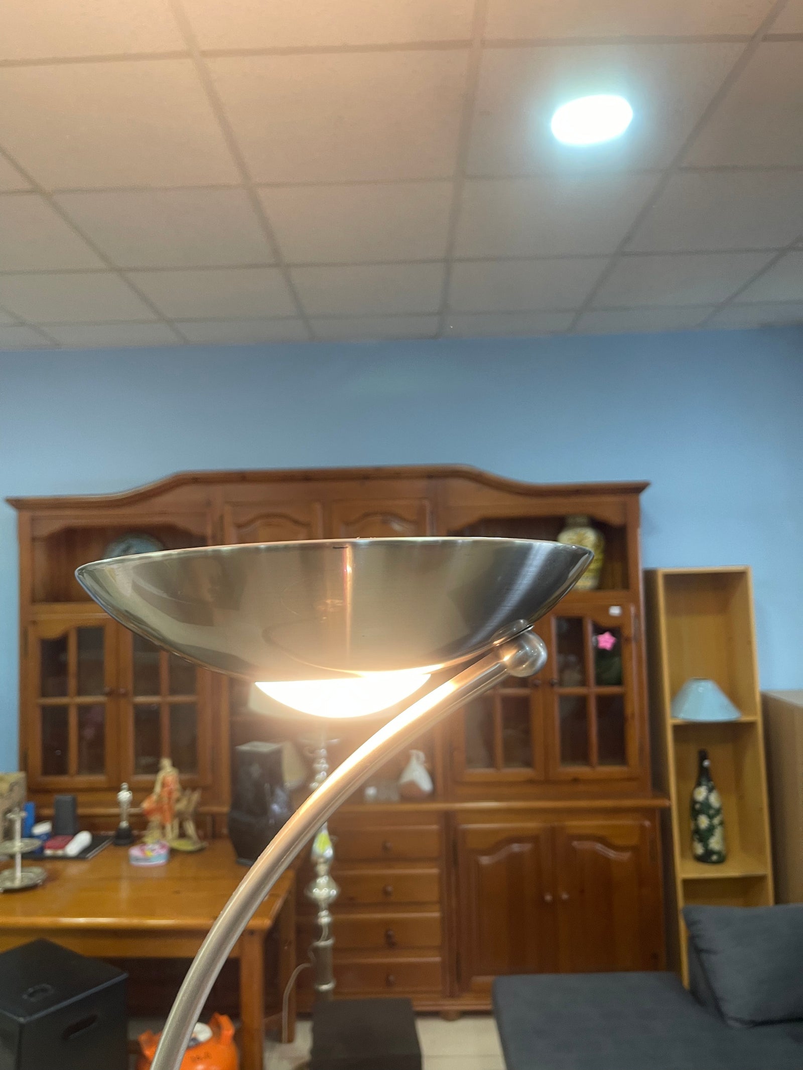 Lámpara de pie de metal — imagen 4