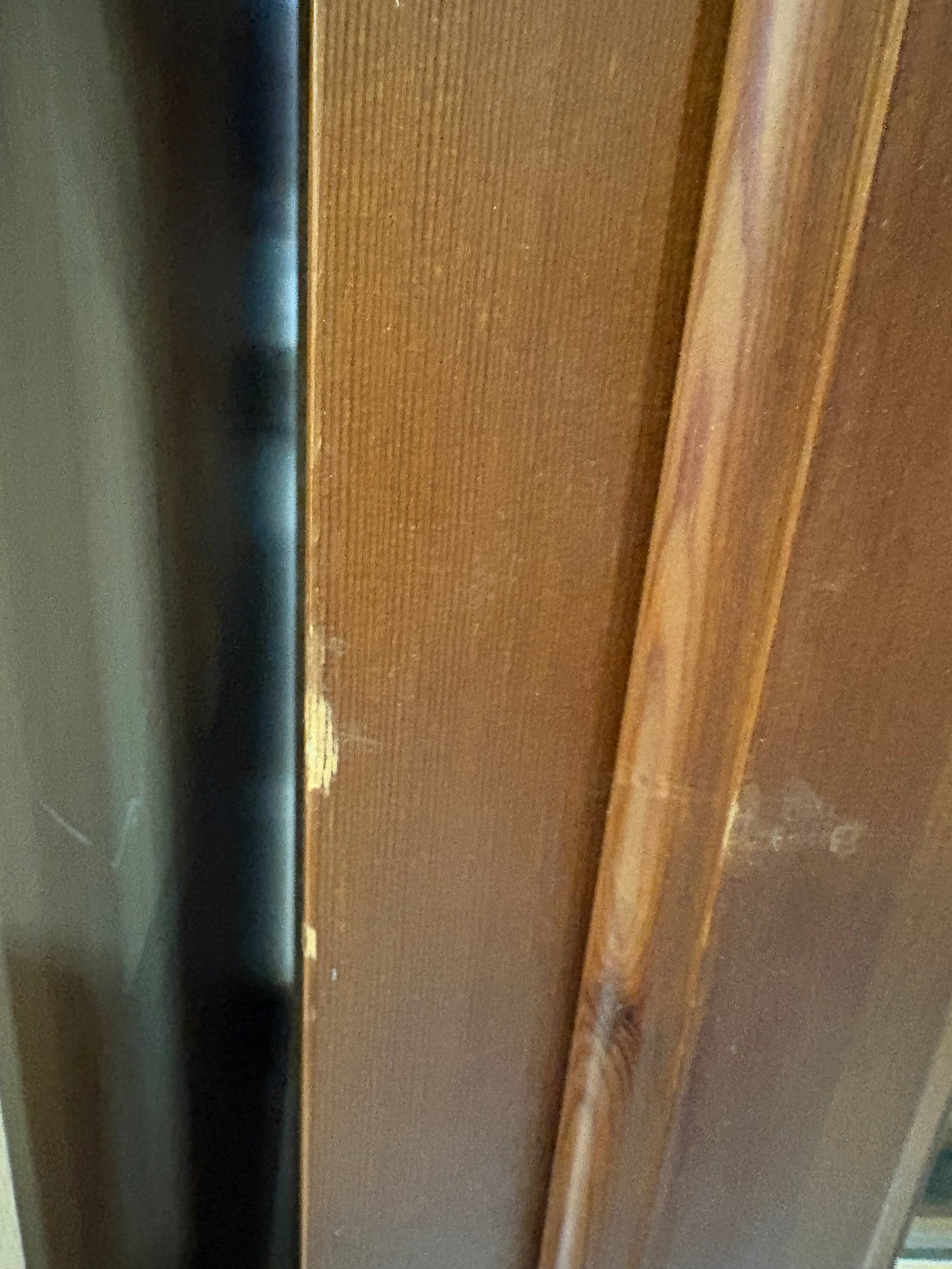 Vitrina de pino con puertas de cristal — imagen 9
